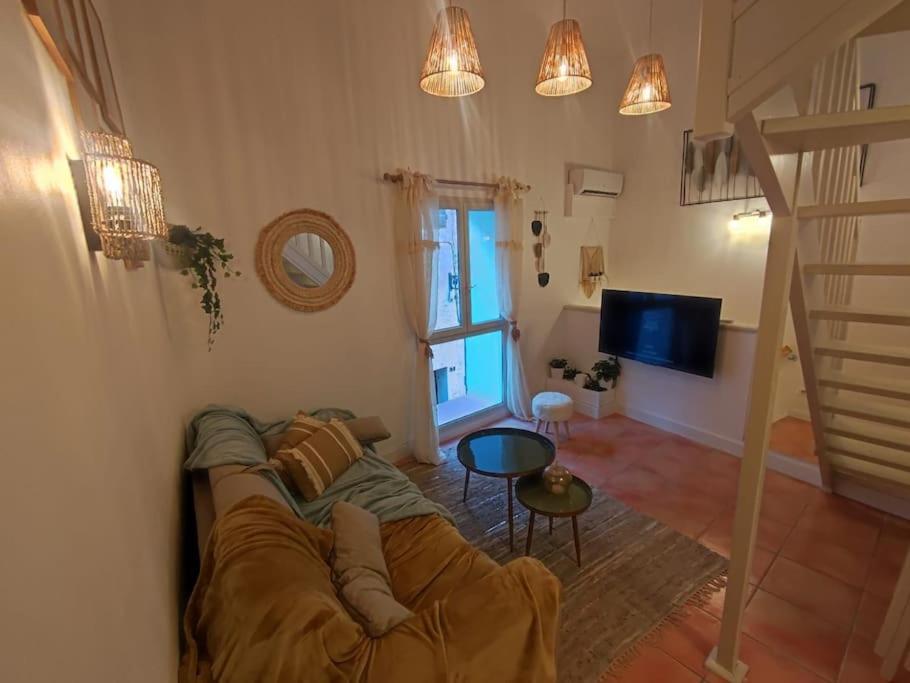 Appartement Cosy 2/4 Personnes La Roquebrussanne Buitenkant foto