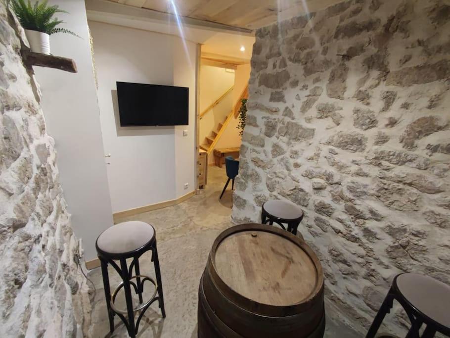 Appartement Cosy 2/4 Personnes La Roquebrussanne Buitenkant foto